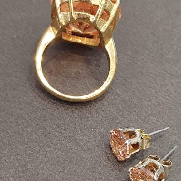 Beautiful Costume Jewelry from Blue Ruby - Picture 2 of 5